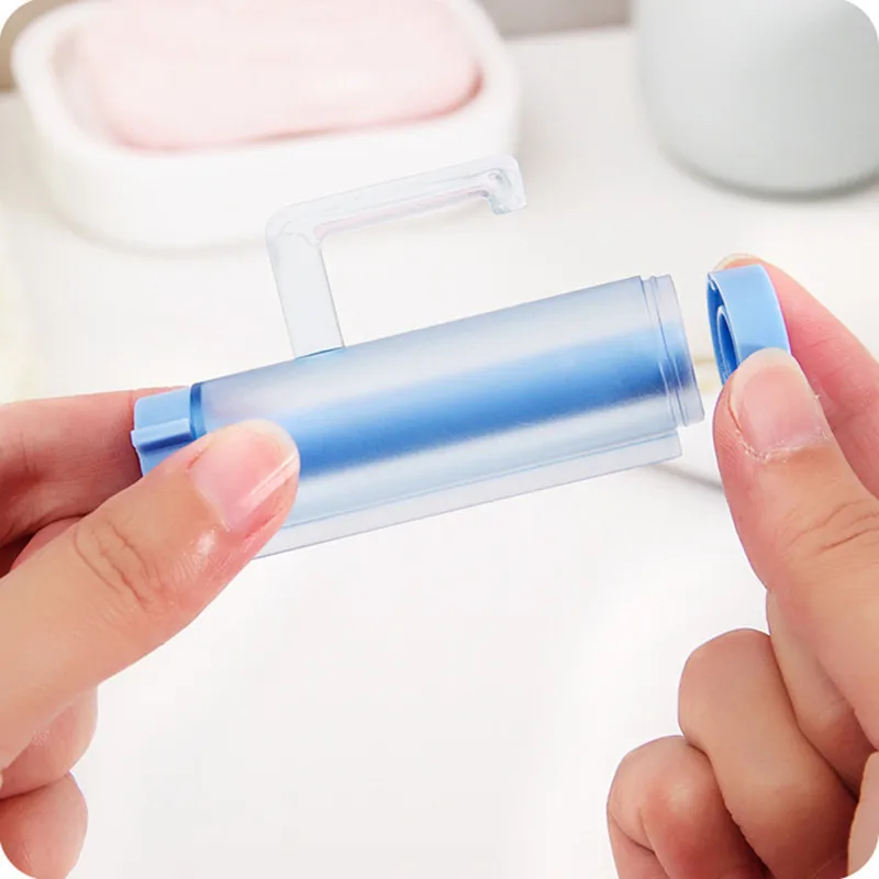 

1PCS creative suction cup can be haamed, roll, confused, multi-function facial clean, taste, manual extruder