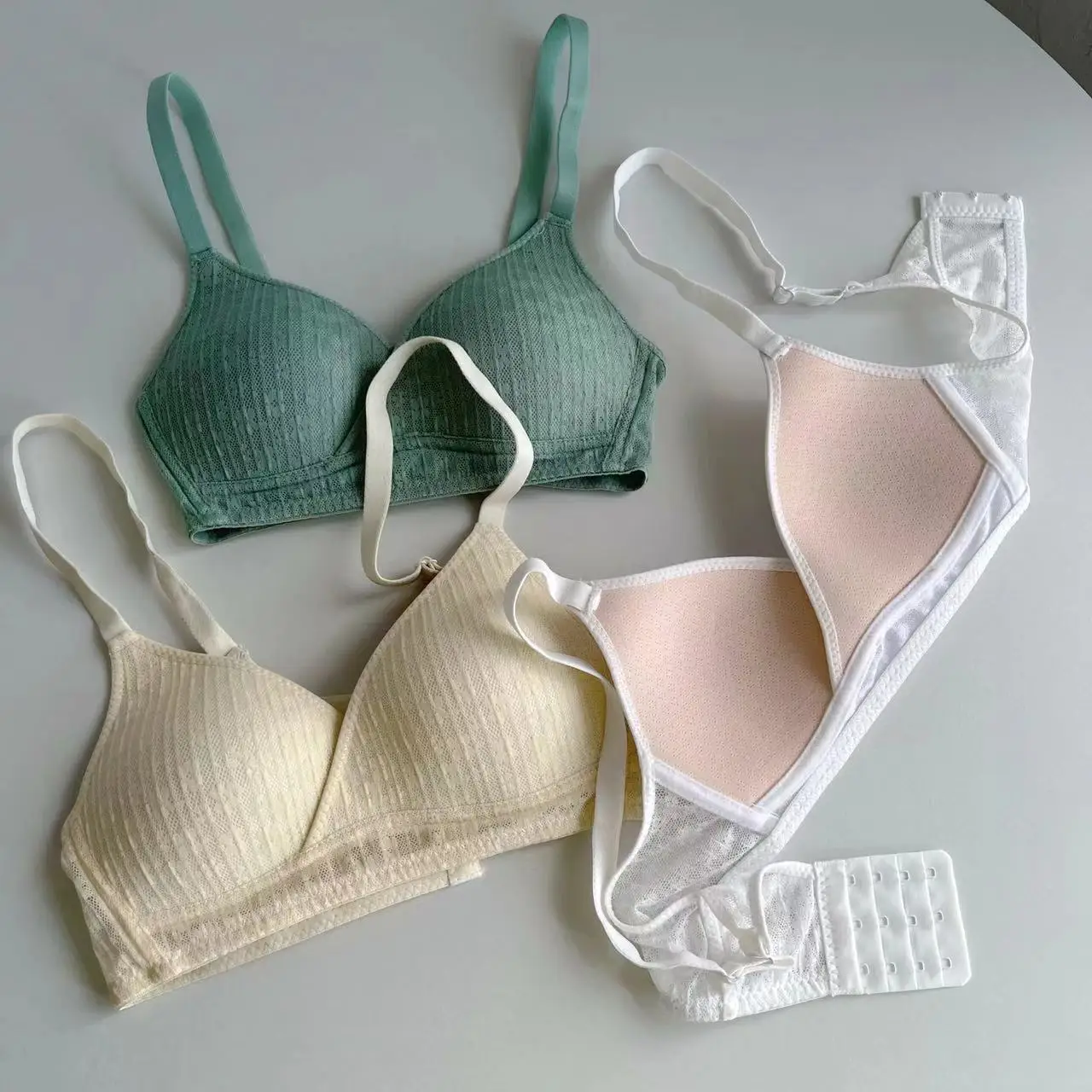 Бюстгальтер женский с чашкой пуш-ап