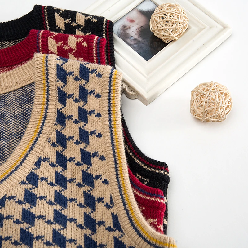 

YISU Women Fashion classical Spring sleeveless Sweater Vest Printing V-Neck Vest Female Thin section Casual Knitted Vest 2021