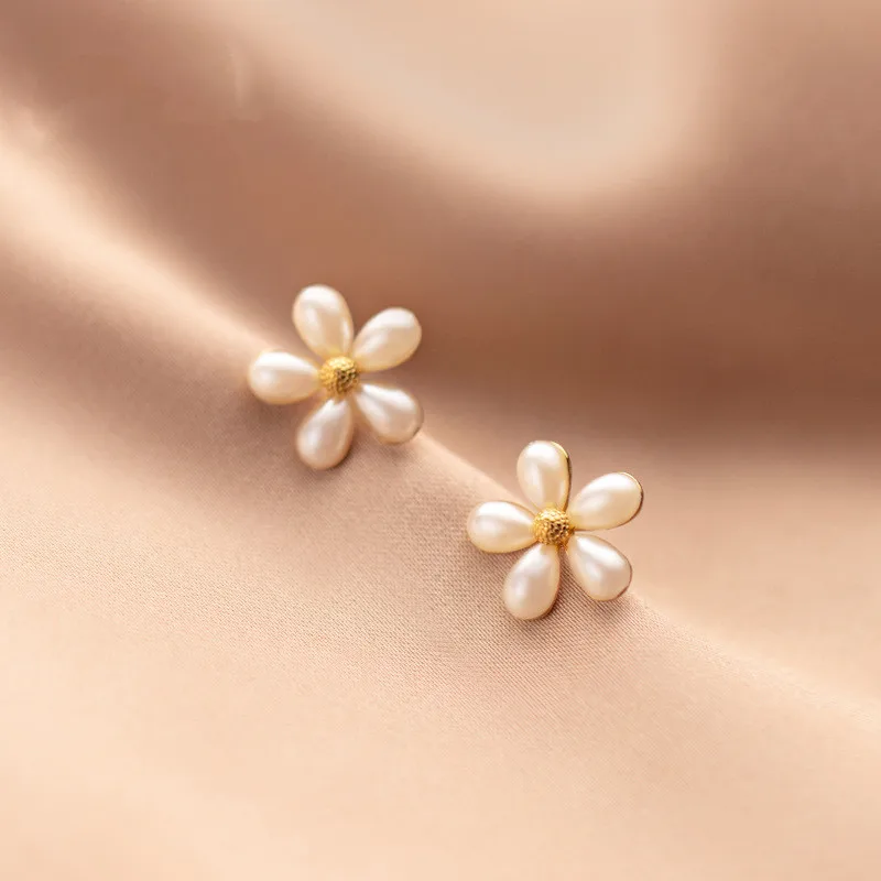 

KAMIRA Real 925 Sterling Silver Lovely Crystal Smooth Pearl Flowers Stud Earrings for Women Romantic Chic Party Elegant Jewelry