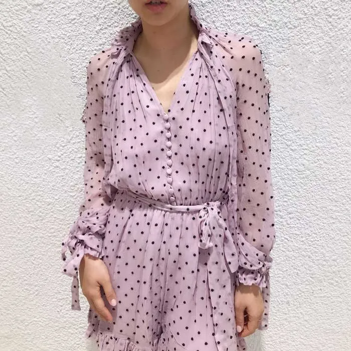 Женский розовый комбинезон в горошек повседневный с длинными рукавами и поясом