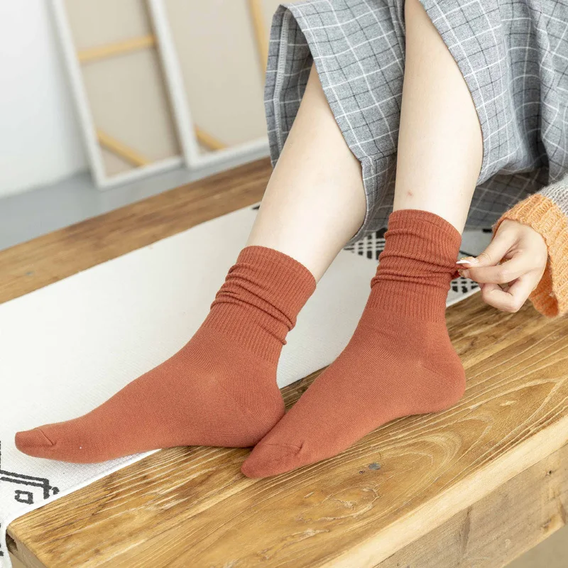 Высокие женские носки в японском и корейском стиле свободные однотонные с