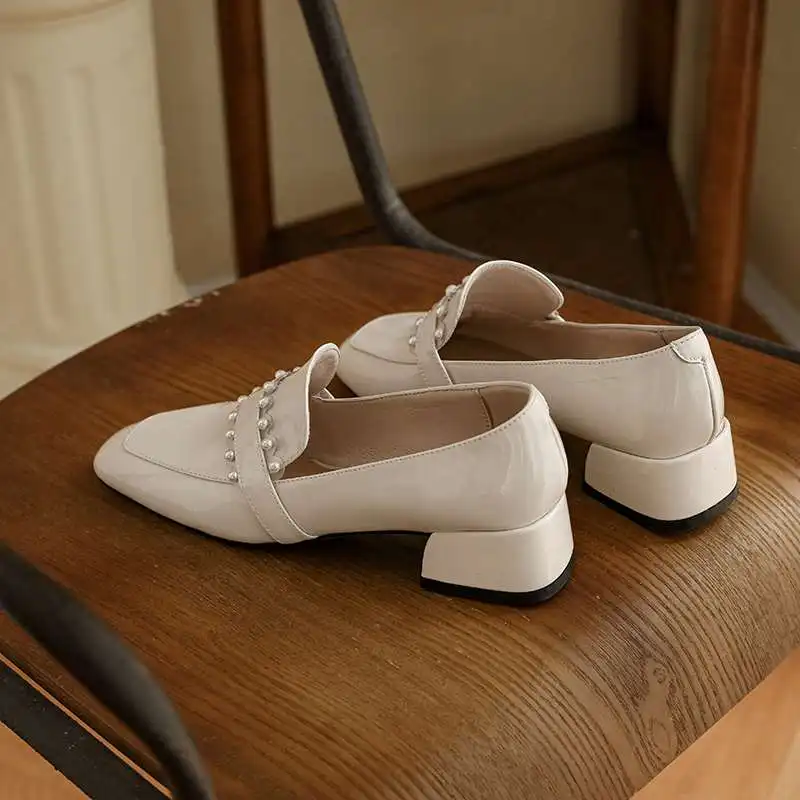 

Krazing Pot big size cow patent leather bright square toe med heel pearl decoration leisure slip on spring basic women pumps L13