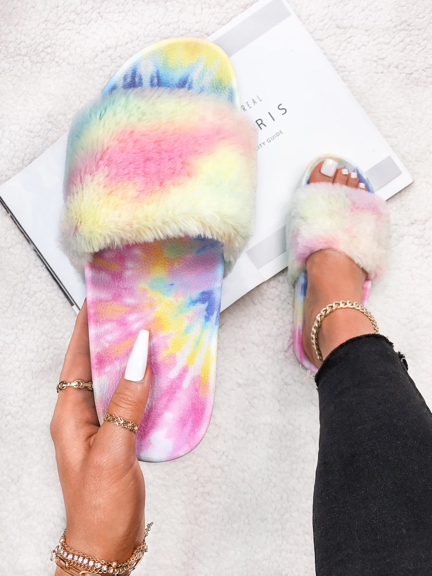 

Women Sandals Fluffy Slippers Luxury Designer Golden Heart Furry Slides Flip Flops Faux Fur Slippers Female Brand Shoes 2022