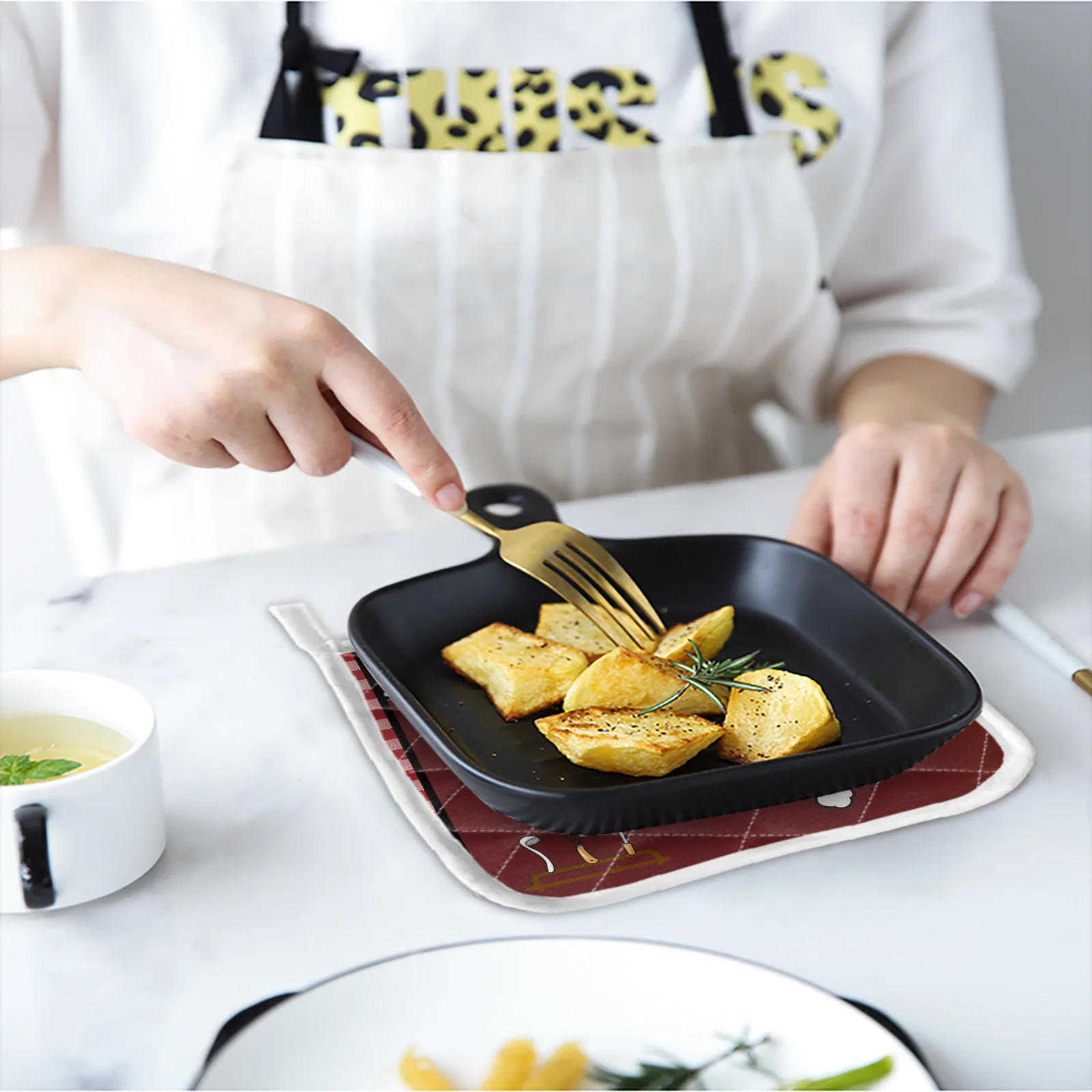 Набор красных клетчатых варежек для шеф-повара ножа и вилки аксессуары выпечки