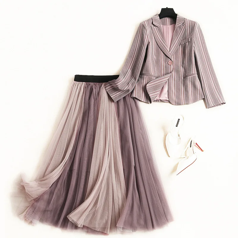 Костюм из двух предметов с юбкой костюм в полоску пальто на одной пуговице