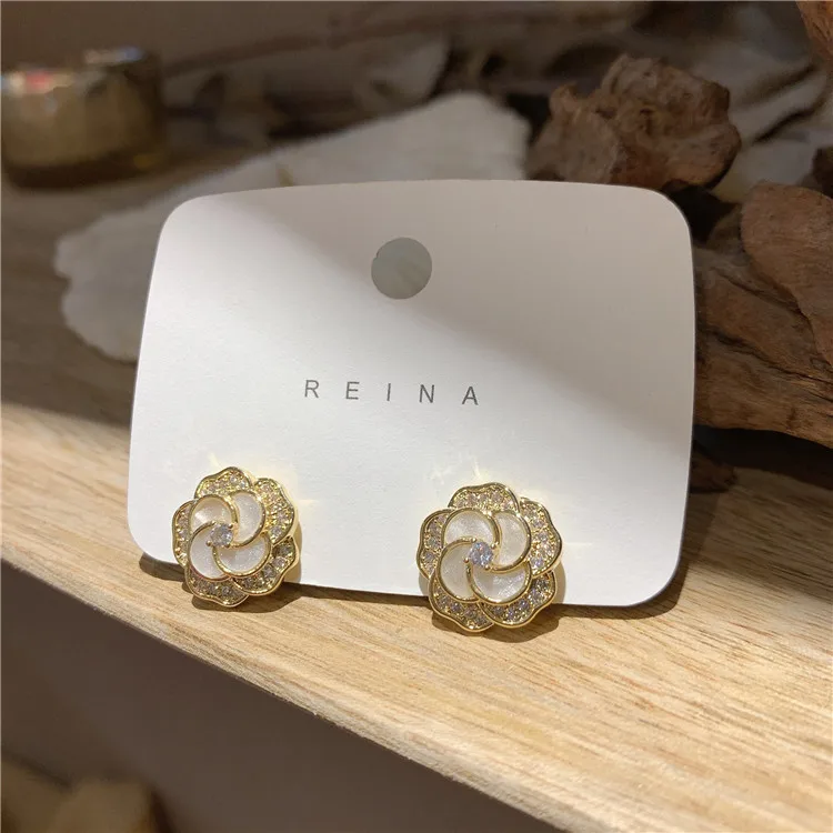 

New Design 14K Gold Plated Plated Shell Flower Stud Earrings For Women Luxury Jewelry Zircon Earrings