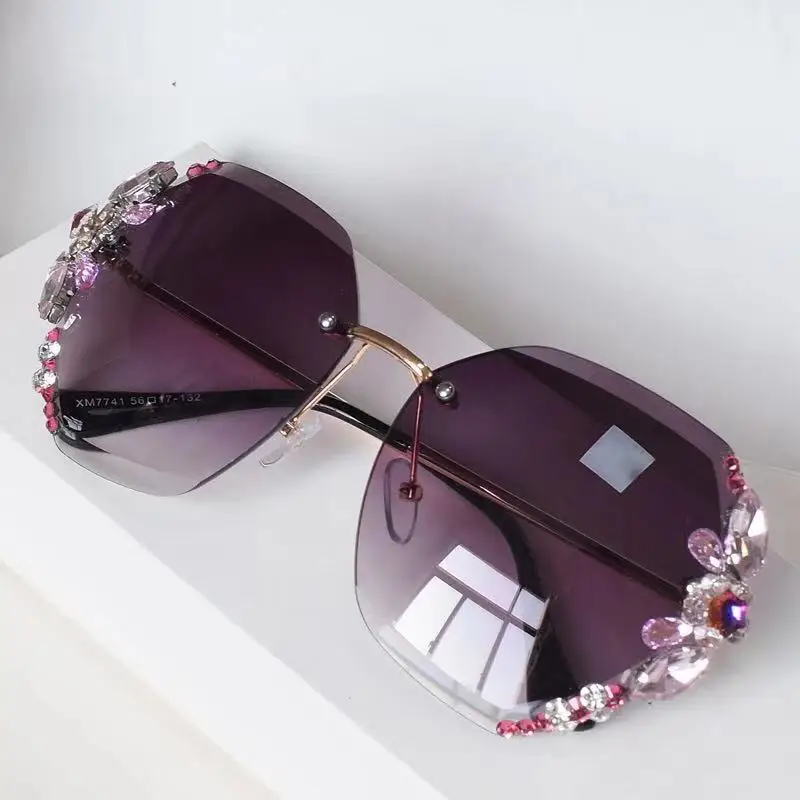 

2021 new frameless diamond-encrusted sunglasses European and American fashion slim ladies sunglasses
