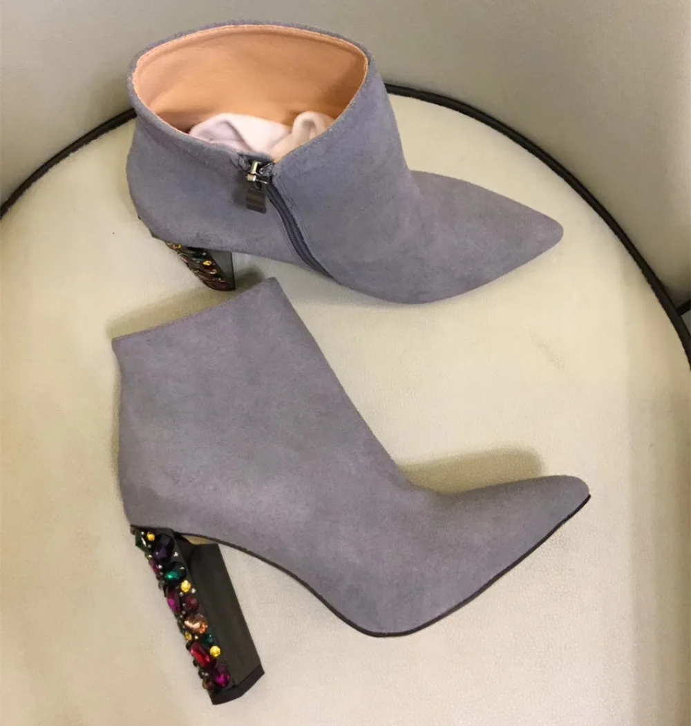 Женские замшевые ботильоны на высоком каблуке модные полусапожки со стразами