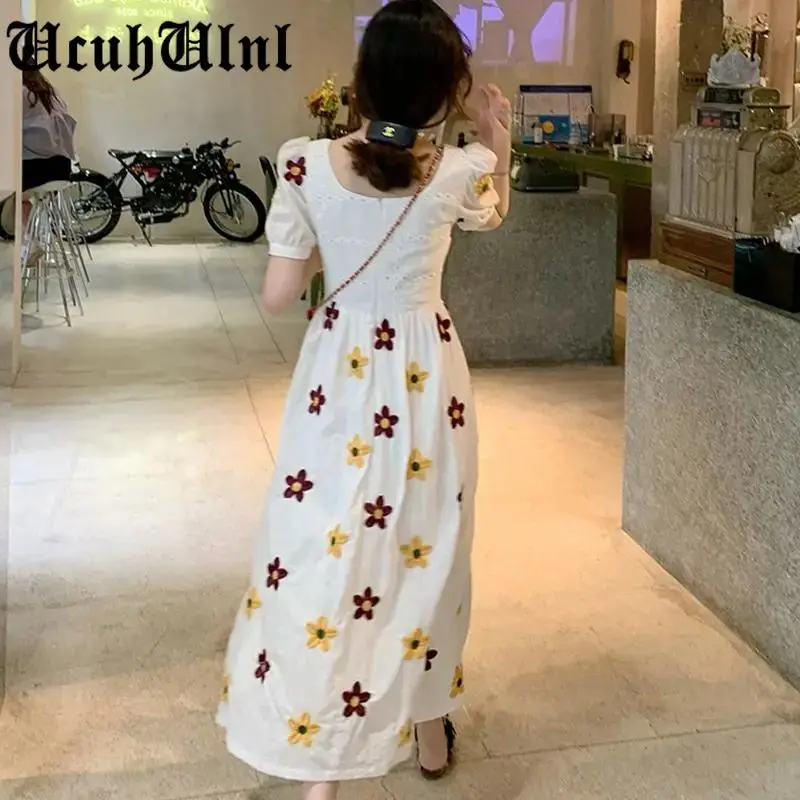 

Embroidery Floral Dress Women 2021 Summer New Young School Style Hollow Out Lace Short Puff Sleeve Slim Waist Flowers Dresses