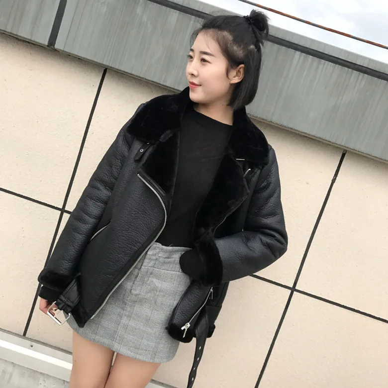 Теплая женская зимняя мотоциклетная бархатная куртка короткая с отворотами