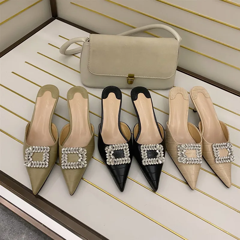 Женские дизайнерские шлёпанцы с острым носком роскошные черные вечерние туфли