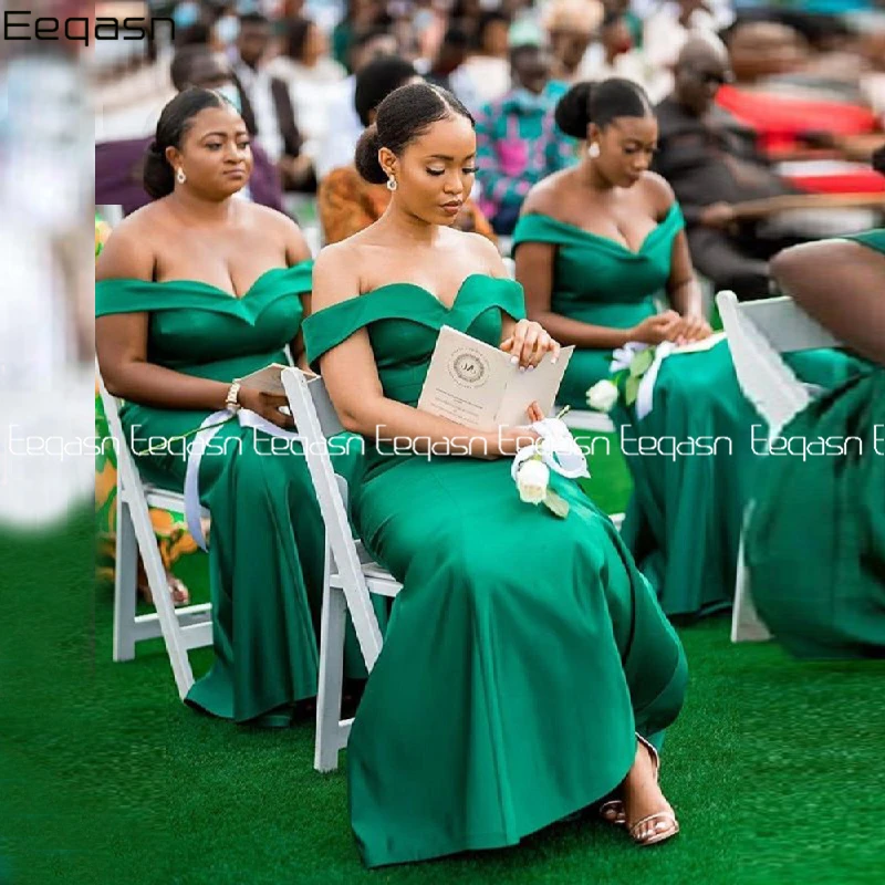 Фото Женское вечернее платье с открытыми плечами Eeqasn недорогое зеленое в пол для