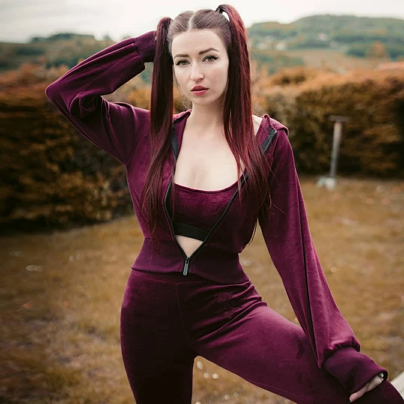 

Cozok Goth Velvet Solid Wine Red Sweatshirts Harajuku Punk Long Sleeve Zip Up Crop Tops Y2k Streetwear E Girl Autumn Hoodies