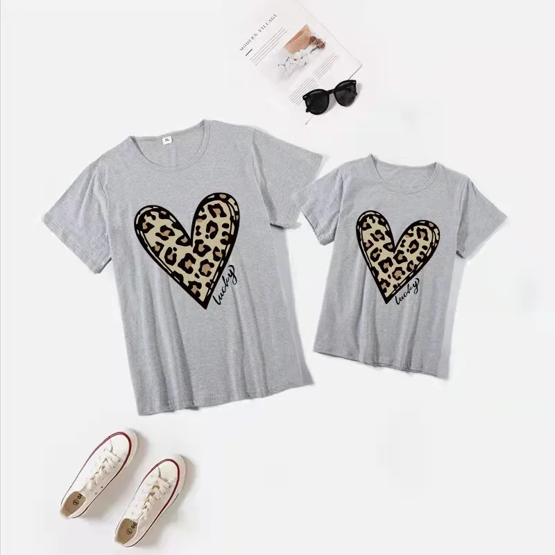 

Leopard Love Mother Daughter/Son Matching T-shirts Family Set Mom Baby Mommy and Me Clothes Short Sleeve Women Girls Cotton Tops