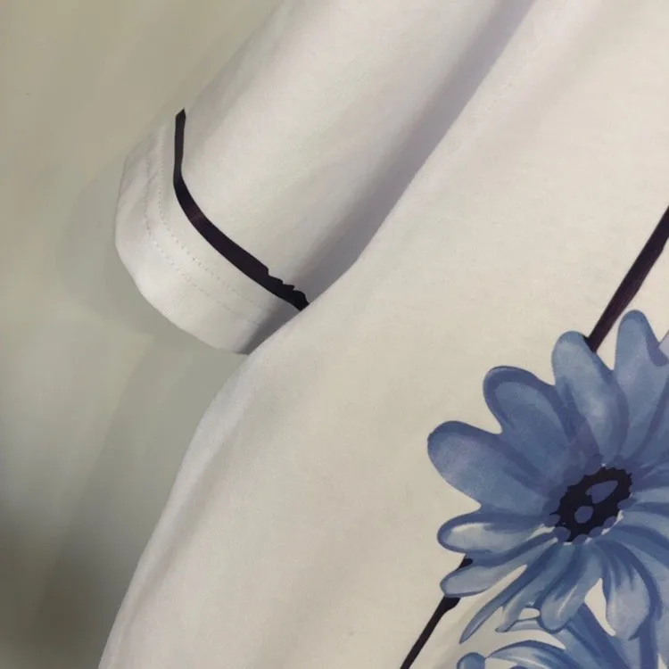 Женская футболка с коротким рукавом круглым вырезом и цветочным принтом | одежда