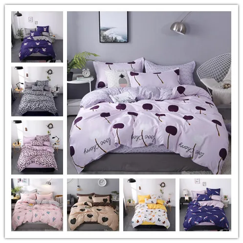 Набор постельного белья с красными вишнями и темно розовым принтом Современный