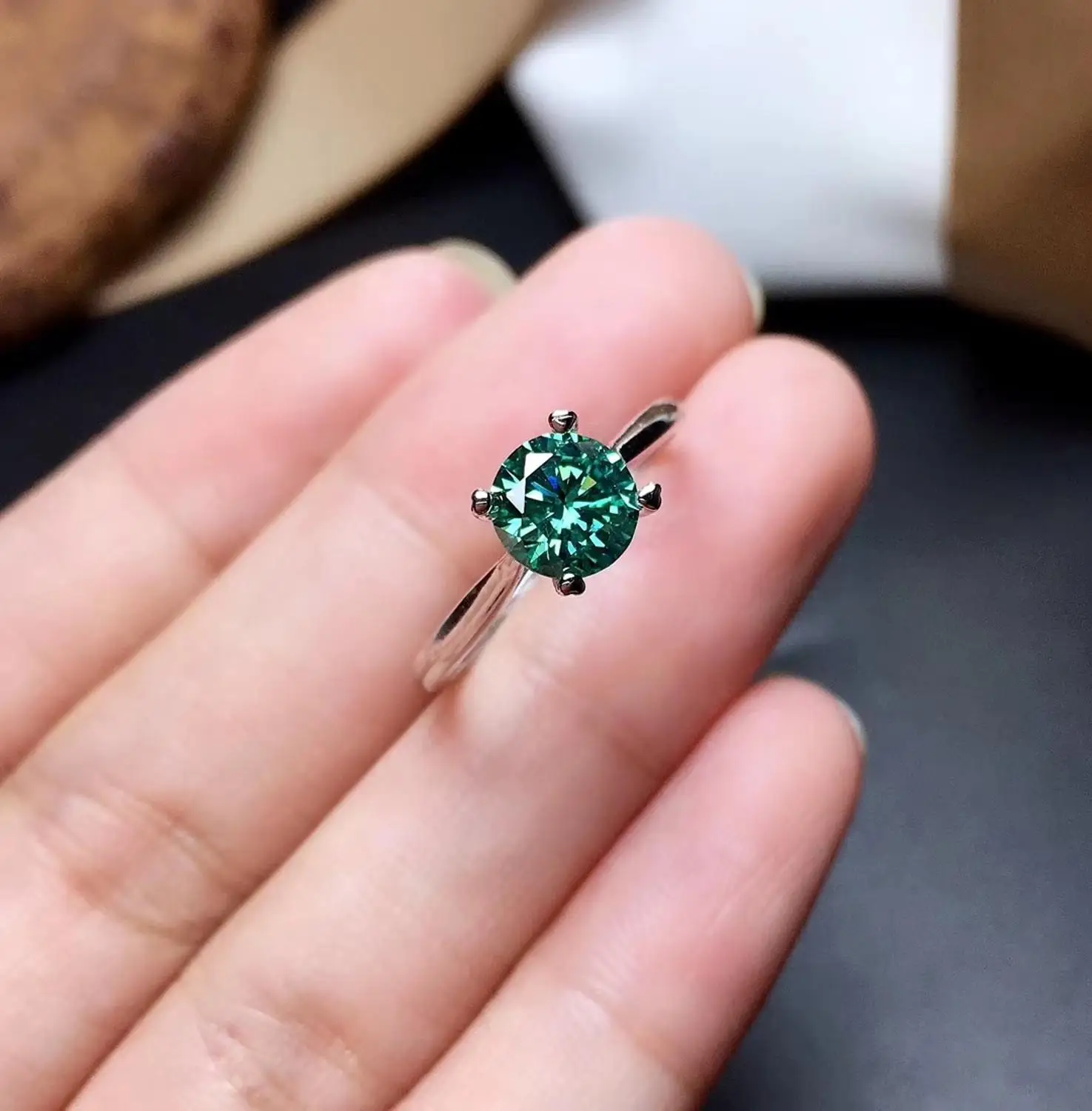 Кольцо с зеленым моисанитом новое кольцо индивидуального дизайна серебряное