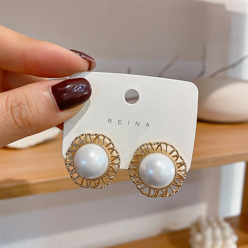 Серьги-гвоздики с искусственным жемчугом в стиле ретро | Украшения и аксессуары