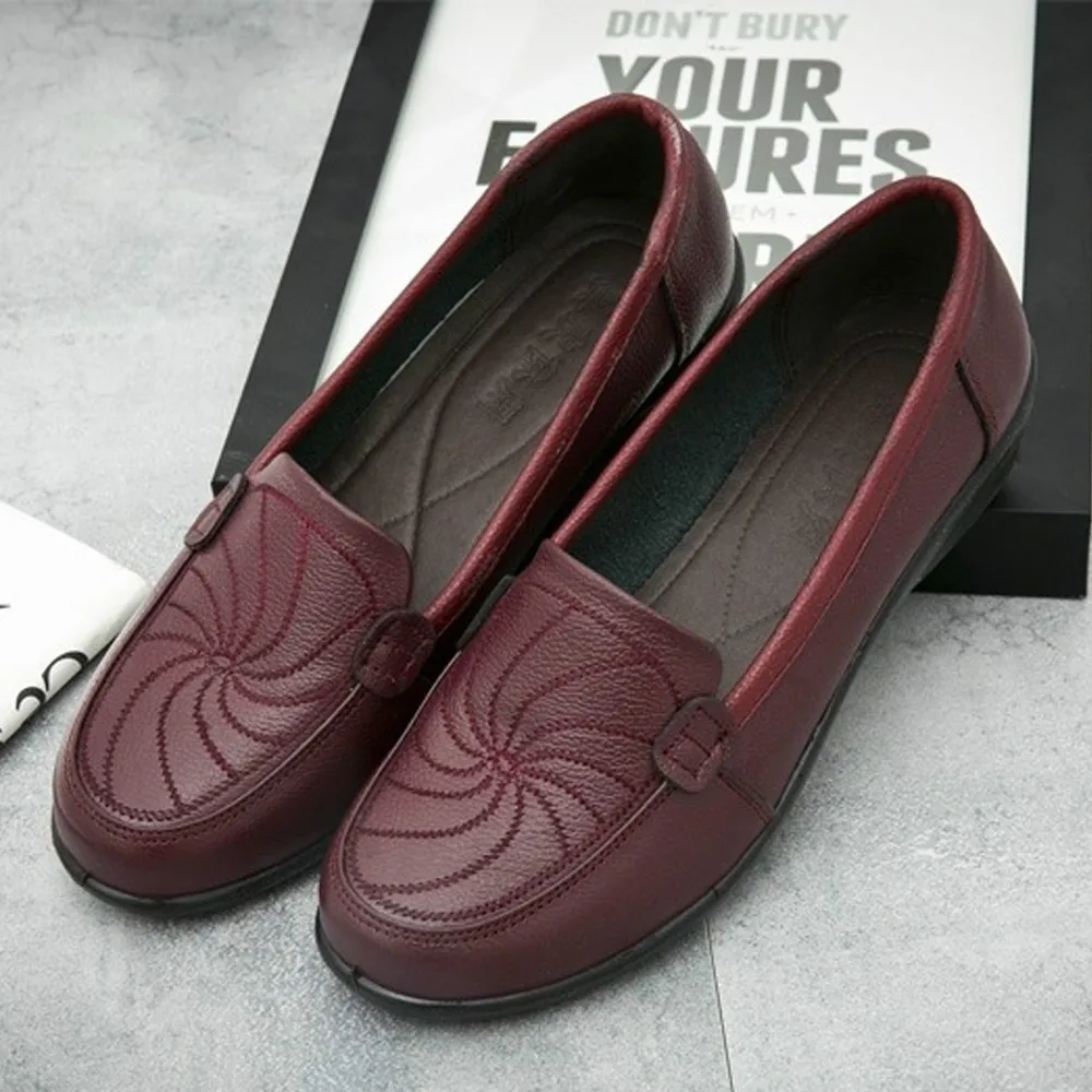 

new woman flat shoes 2021 autumn natural genuine leather women's casual shoes Soft bottom comfort Mom shoes rfg5