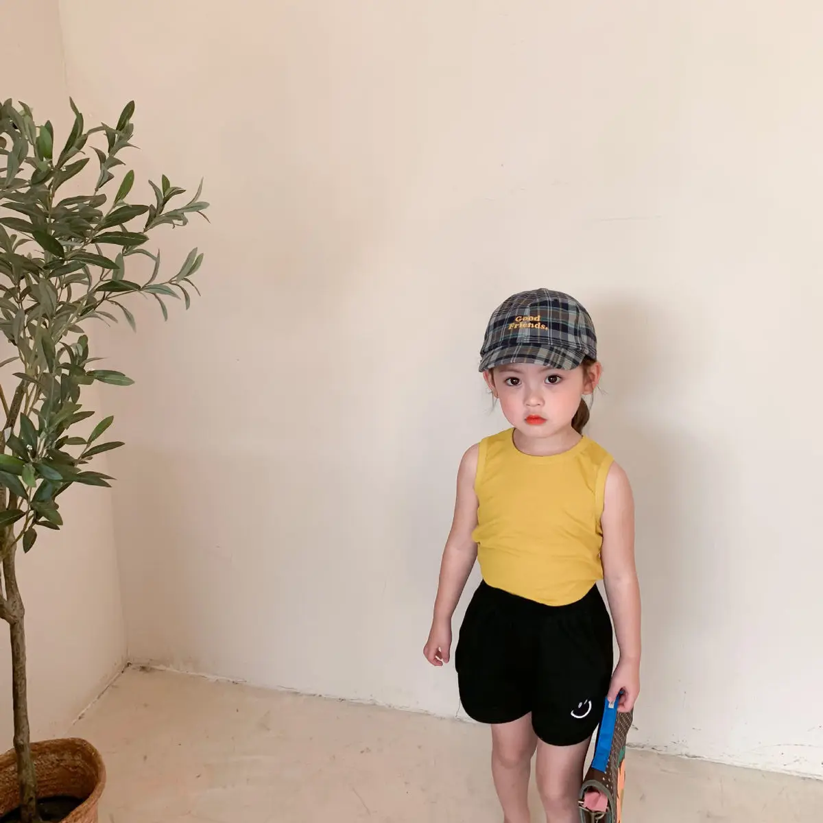 

2021 Summer Children Candy Color Shorts Boys And Girls Smiley Face Embroidery Sweatpants Baby Cotton Hot Pants Kids Casual Pants