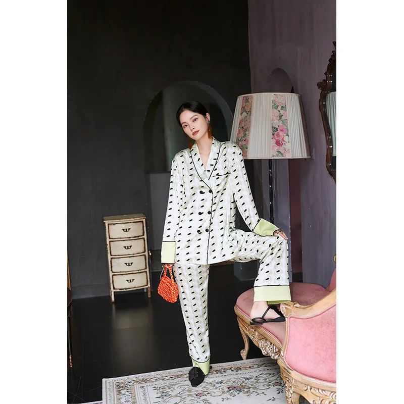 Green Color High Quality Ice Silk Pajamas Women's Long-sleeved Trousers Two-piece Home Clothes.