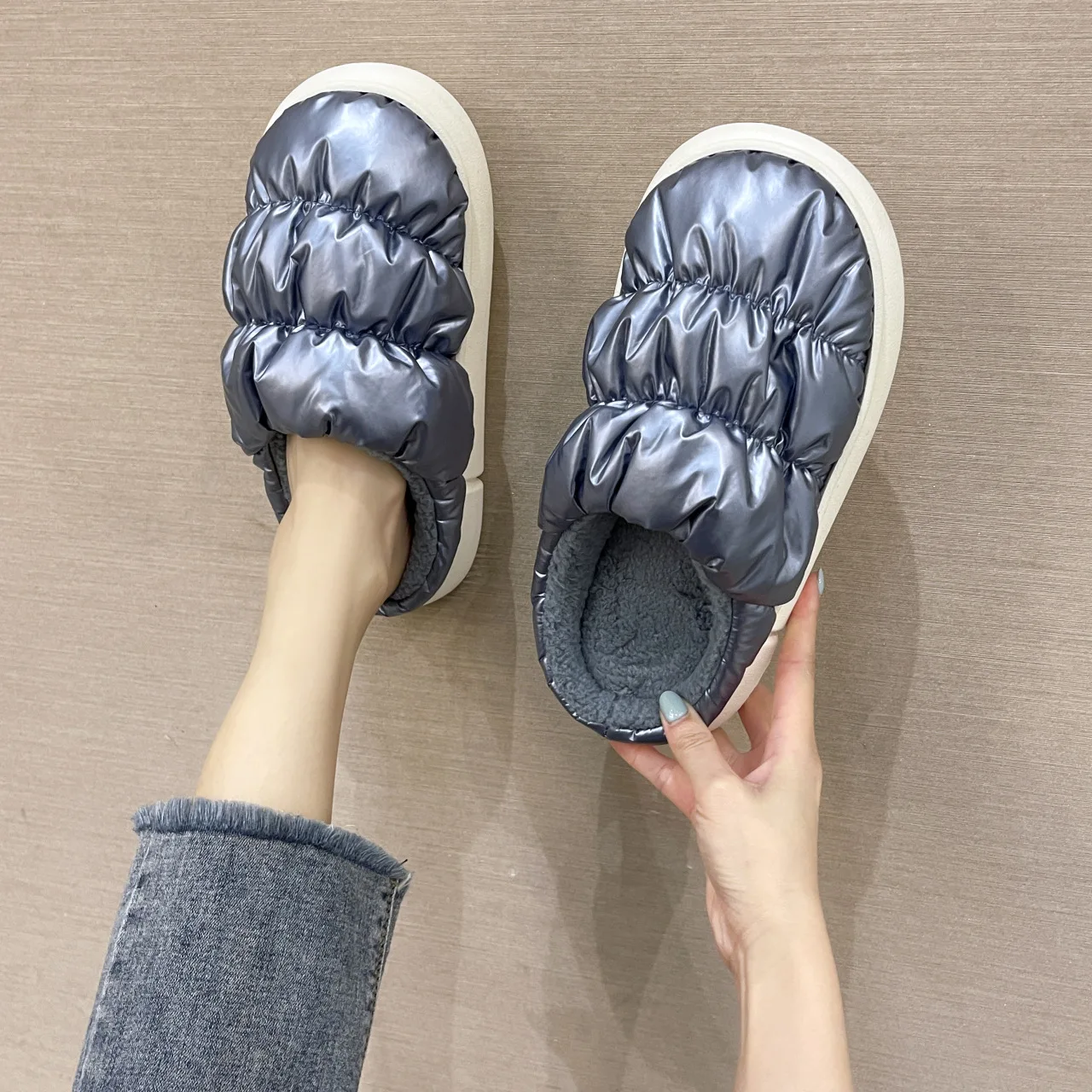 Winter Slippers Women Furry Slippers Waterproof Warm Cozy Faux Fur Indoor Floor Slides Flat Soft Female Casual Home Footwear