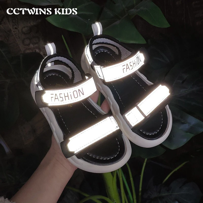 

Kids Sandals 2021 Summer Boys Girls Fashion Brand Beach Shoes Sports Outdoor Slippers Toddler Soft Flats Light Glow Baby Shoes