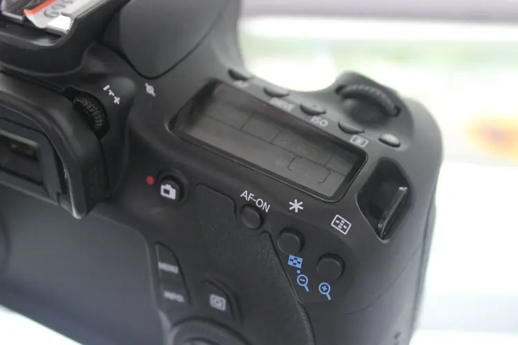 

USED Canon EOS 60D 18 MP CMOS Digital SLR Camera