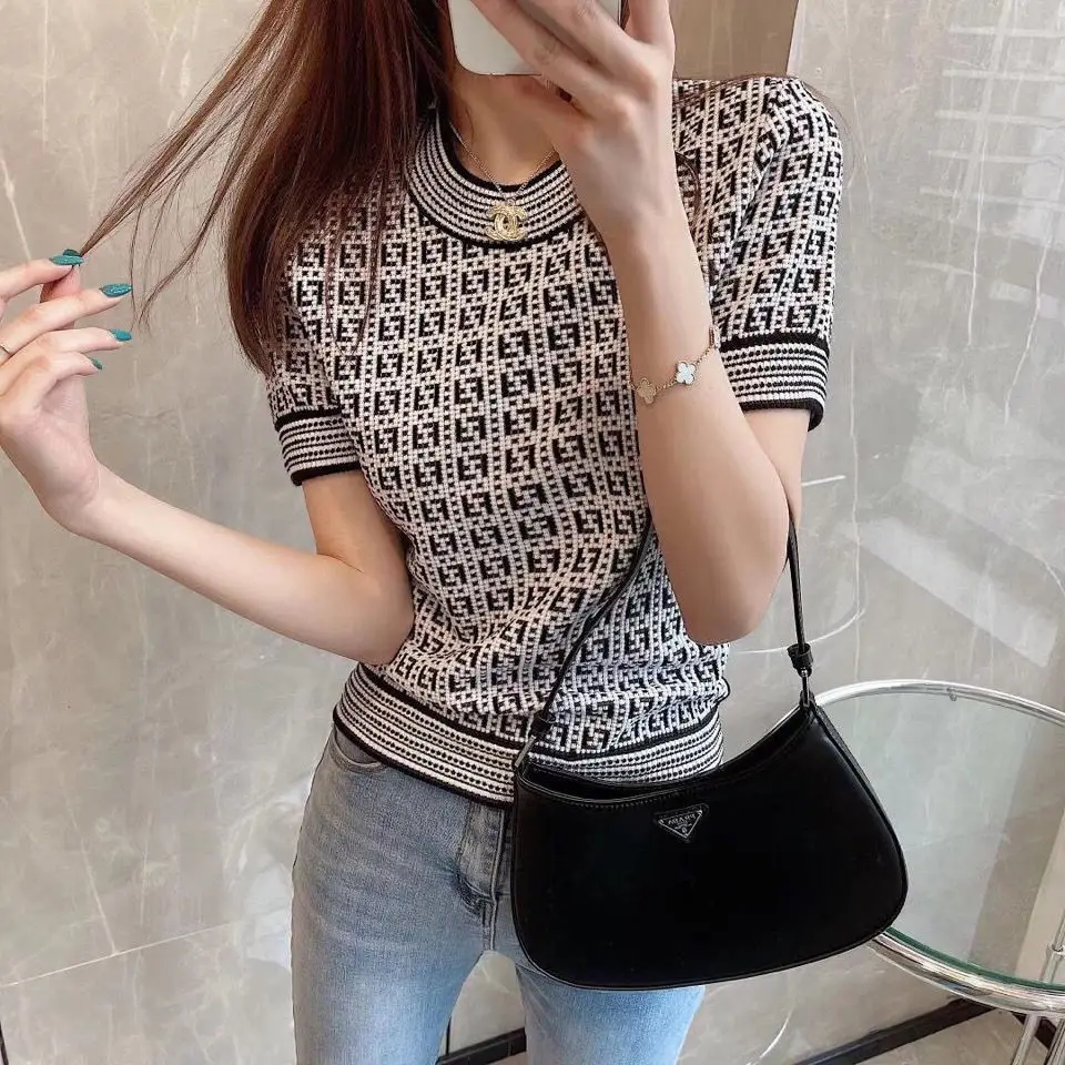 

2021 new letter jacquard temperament versatile round neck T-shirt ice silk shirt knitted slim top