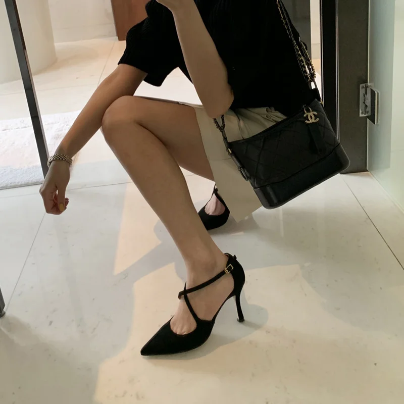 Весенне летние туфли на высоком каблуке с острым носком тонком перекрестными