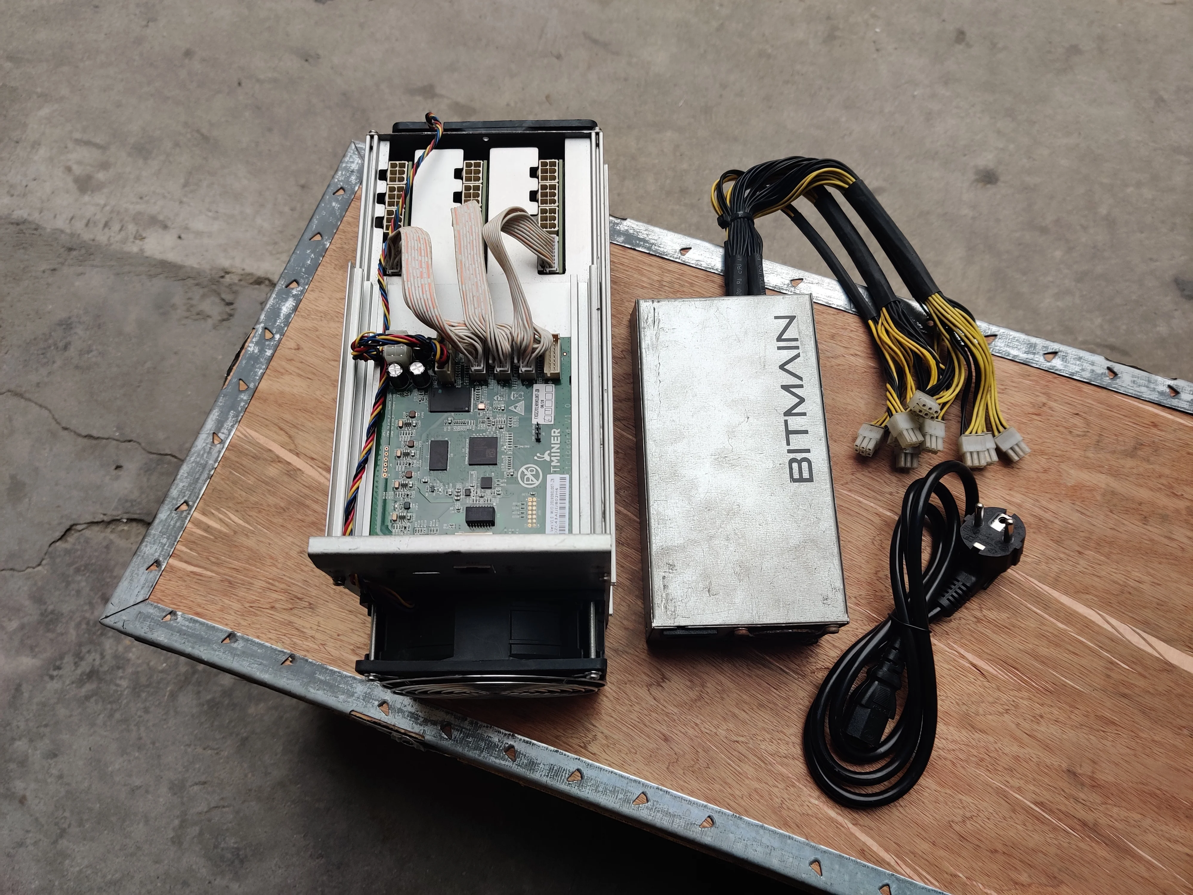 Б/у AntMiner S9k 14T с блоком питания Биткоин BTC BCH Майнер лучше чем Antminer S9 13 5 t 14t S9j 14 SE S11 S15