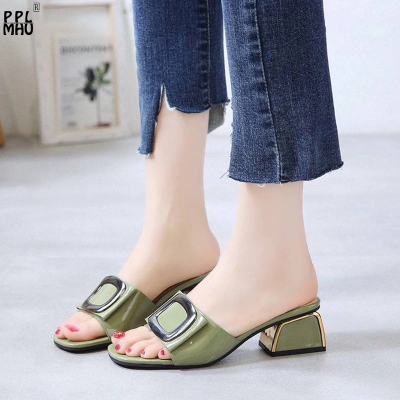 

Shallow Open Toes Outside Slippers Comfortable Sandals Solid PU Leather Metal Decoration Buckled Square Heel Woman Slides Shoes