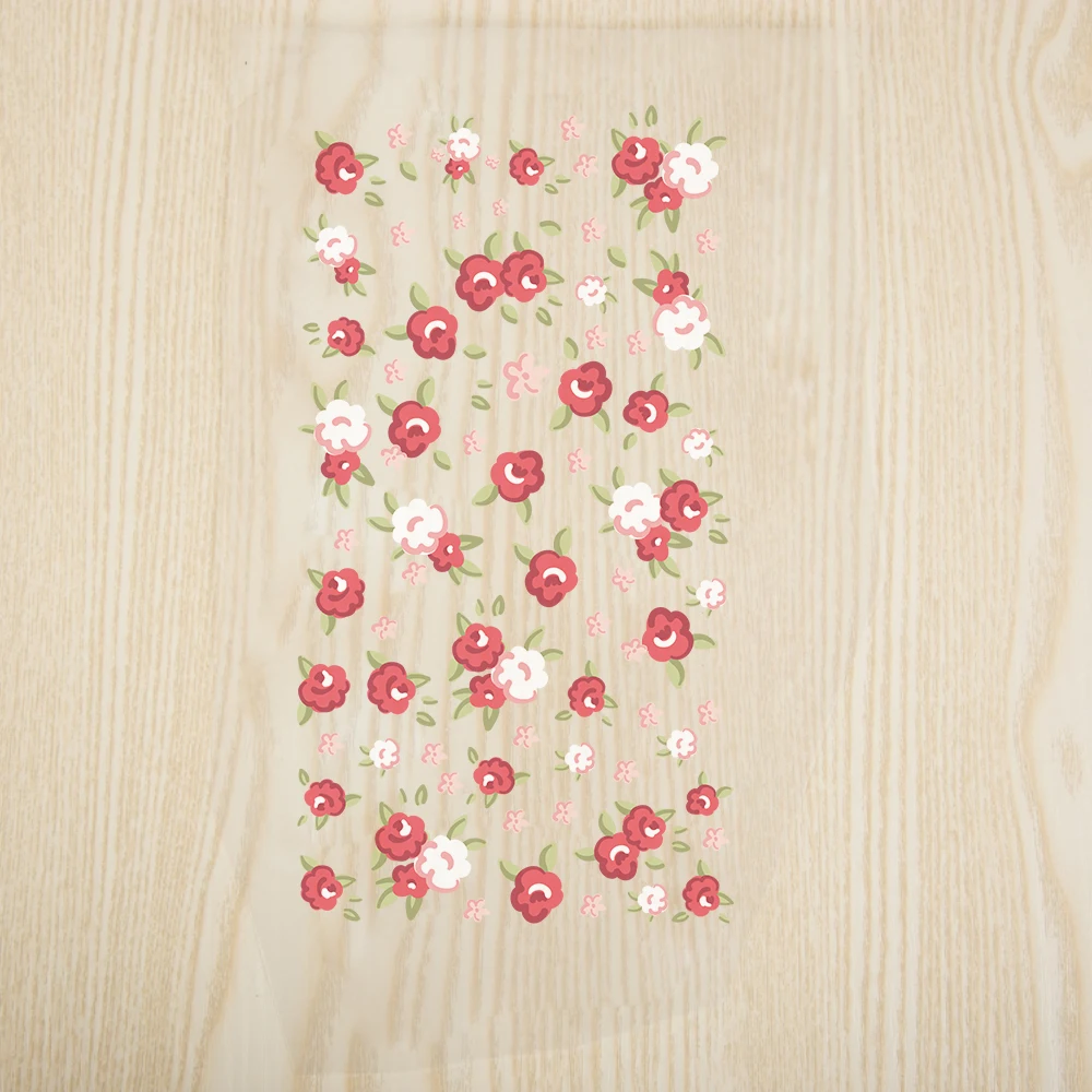 Маленькие наклейки с красными цветами для самостоятельного нанесения утюгом