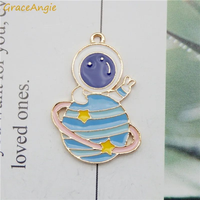 

4pcs/pcs Astronaut charm for jewelry making Cartoon Costomonaut Necklace pendant fashion earring bracelet DIY Brooch Accessories