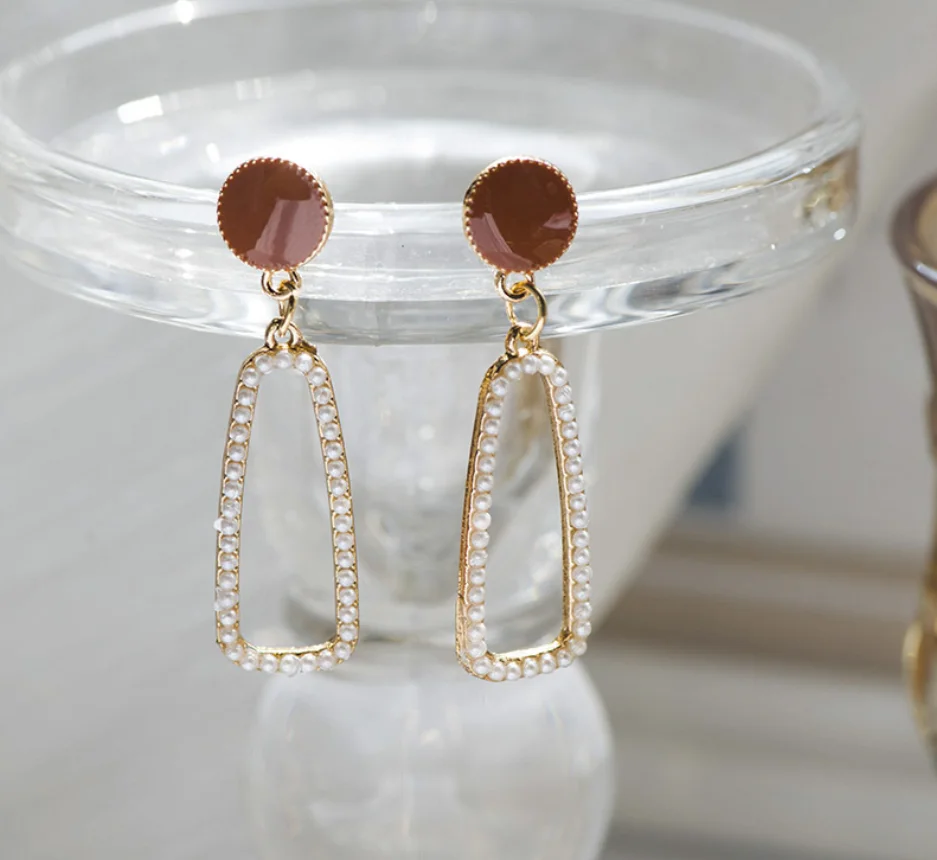 

Girafe Fashion Pearl Female Retro Sweet Earrings Korean Jewelry Gifts