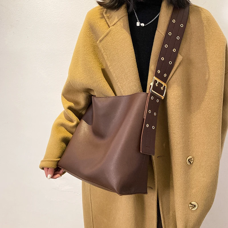 Composite Bag Leather Shoulder Bag for Women 2021 Branded Wide Belt Designer Handbags Women's Trend Solid Color Bucket Bag