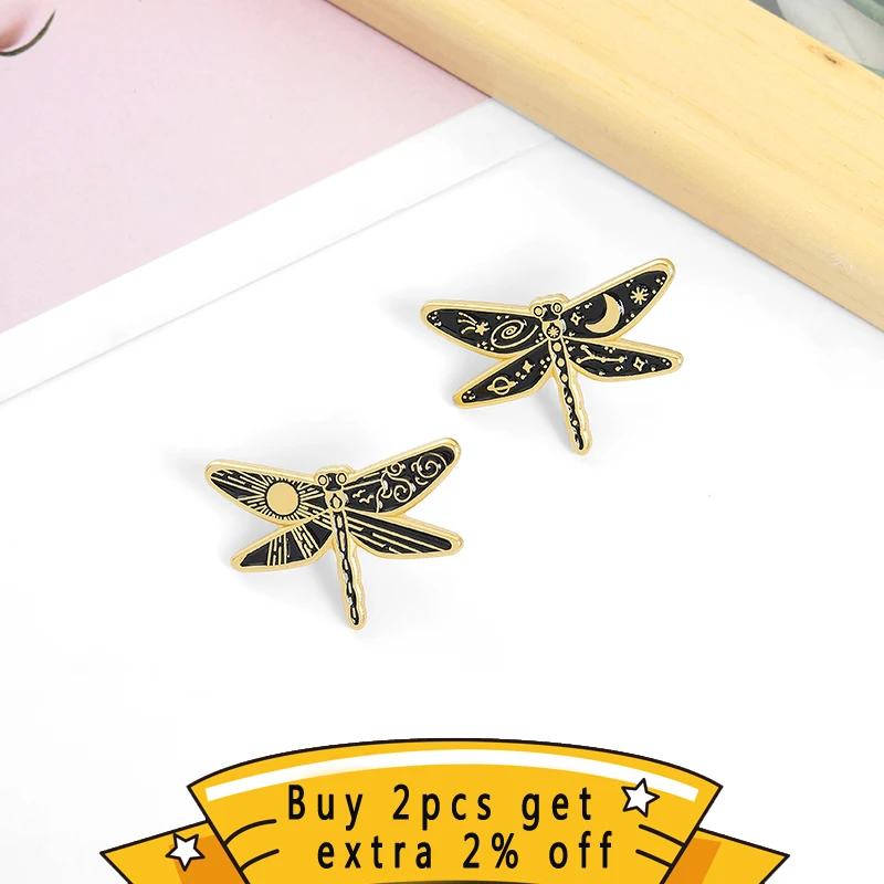 Эмалированные значки в готическом стиле с изображением Солнца и Луны стрекозы |