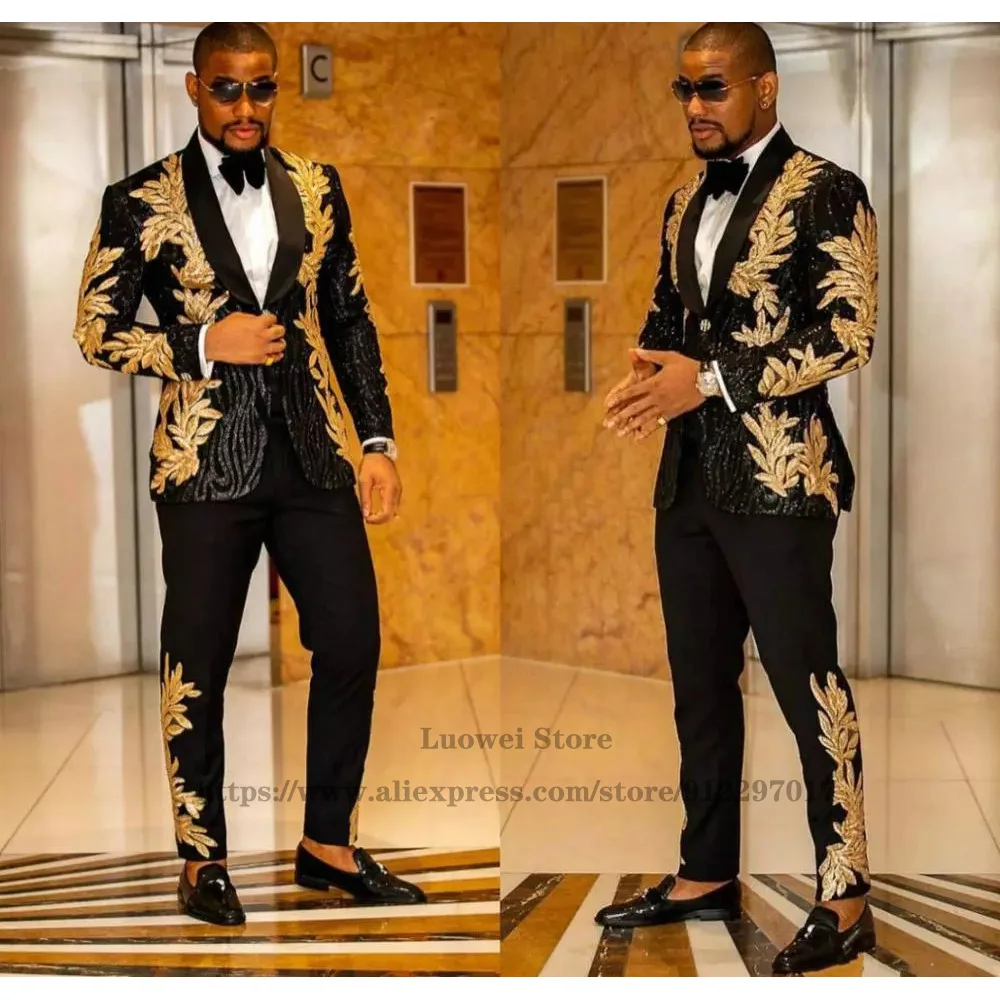 Костюмы мужские облегающие из 2 предметов с золотистой вышивкой и блестящими