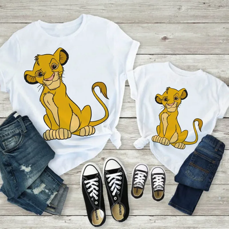 

Disney's new family outfit Lion King print T-shirt mom and my clothes dad son top casual all-match short-sleeved Simba T-shirt