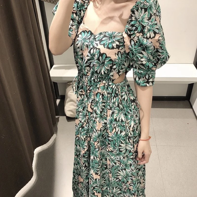 

French Women's Floral Tea Break Dress, Platycodon Bubble Sleeve, Square Collar, New Style In