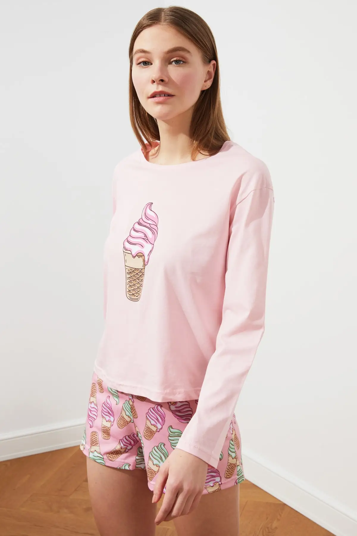 

Trendyol Knitted Pajamas Set THMSS21PT0222