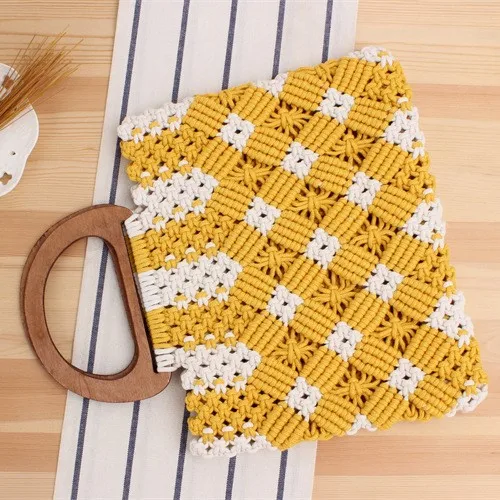 Factory Wholesale 2021 New India Style Female Fashion Spring Wooden Handle Handbag Geometric Pattern Knitting Tote Bag