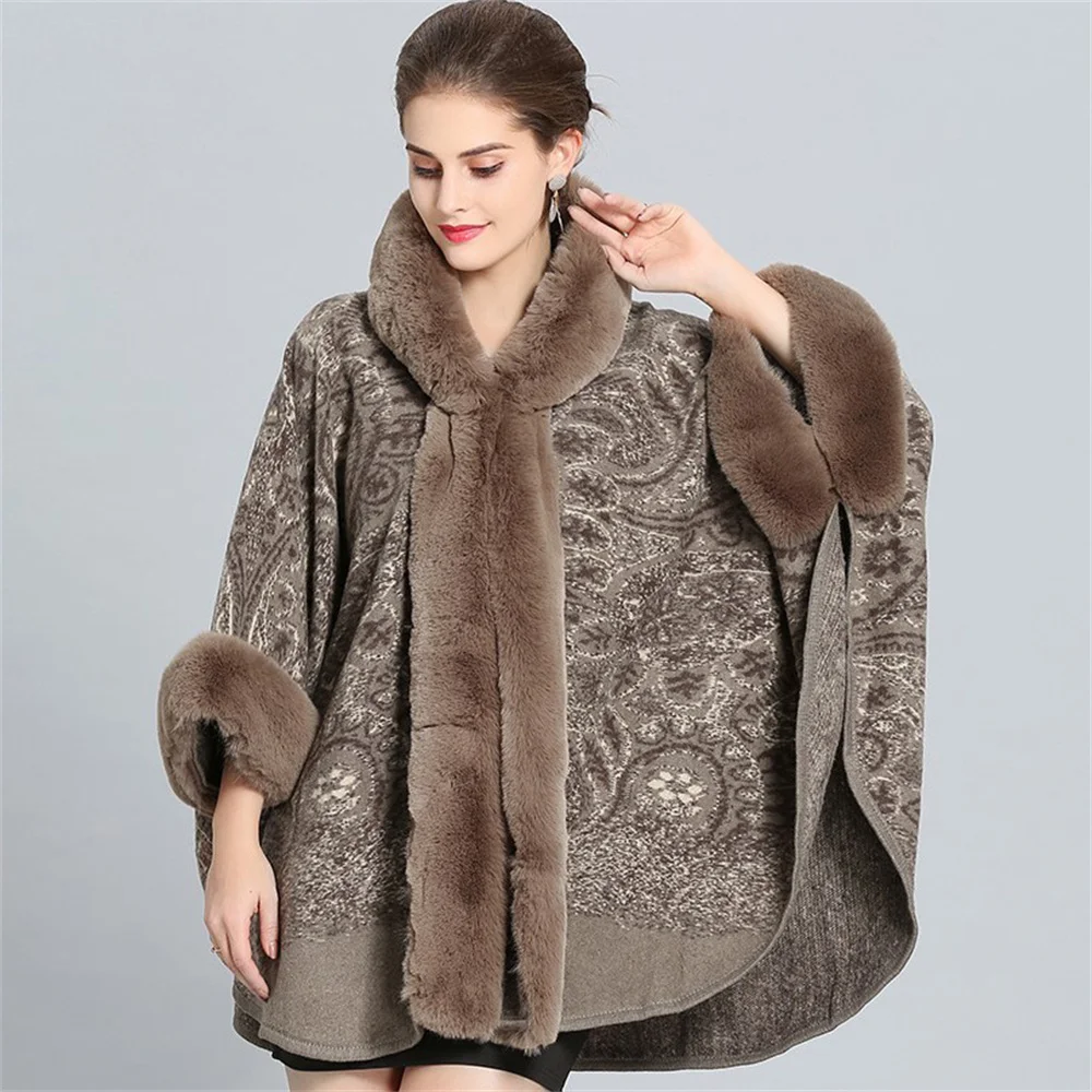 

Женская накидка с капюшоном и воротником из искусственного лисьего меха