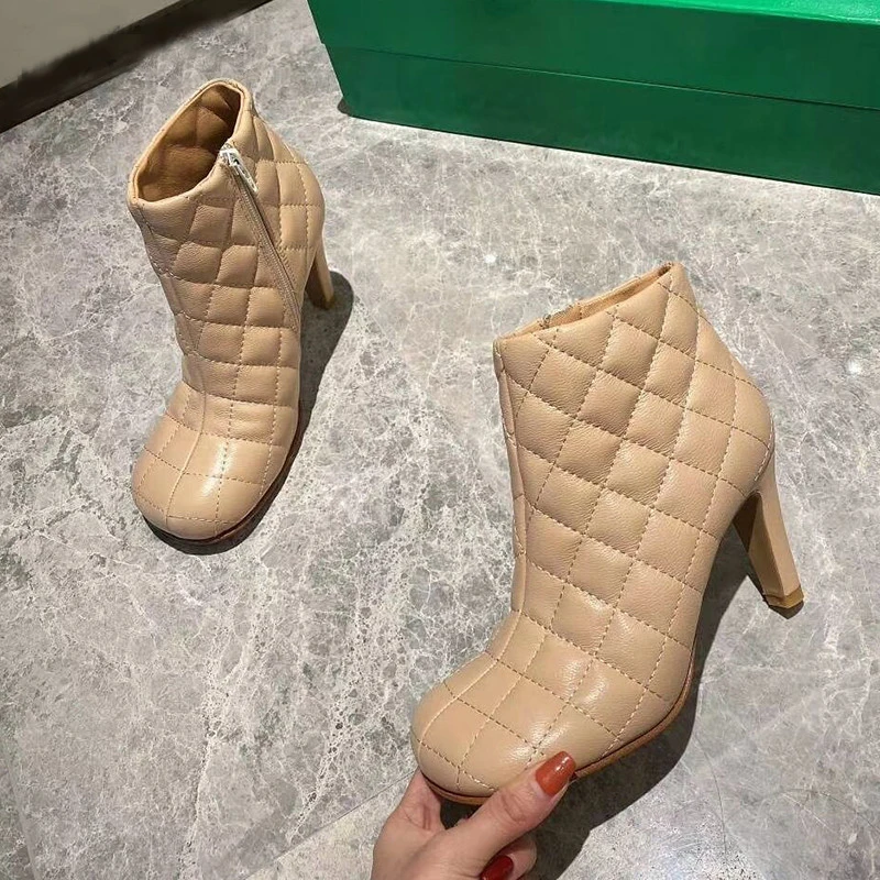 

Fashion Embroidered Rhombus Check Soft Sheepskin Ankle Boots Slip-on Sleeves for Women High Quality Comfortable Winter Boots