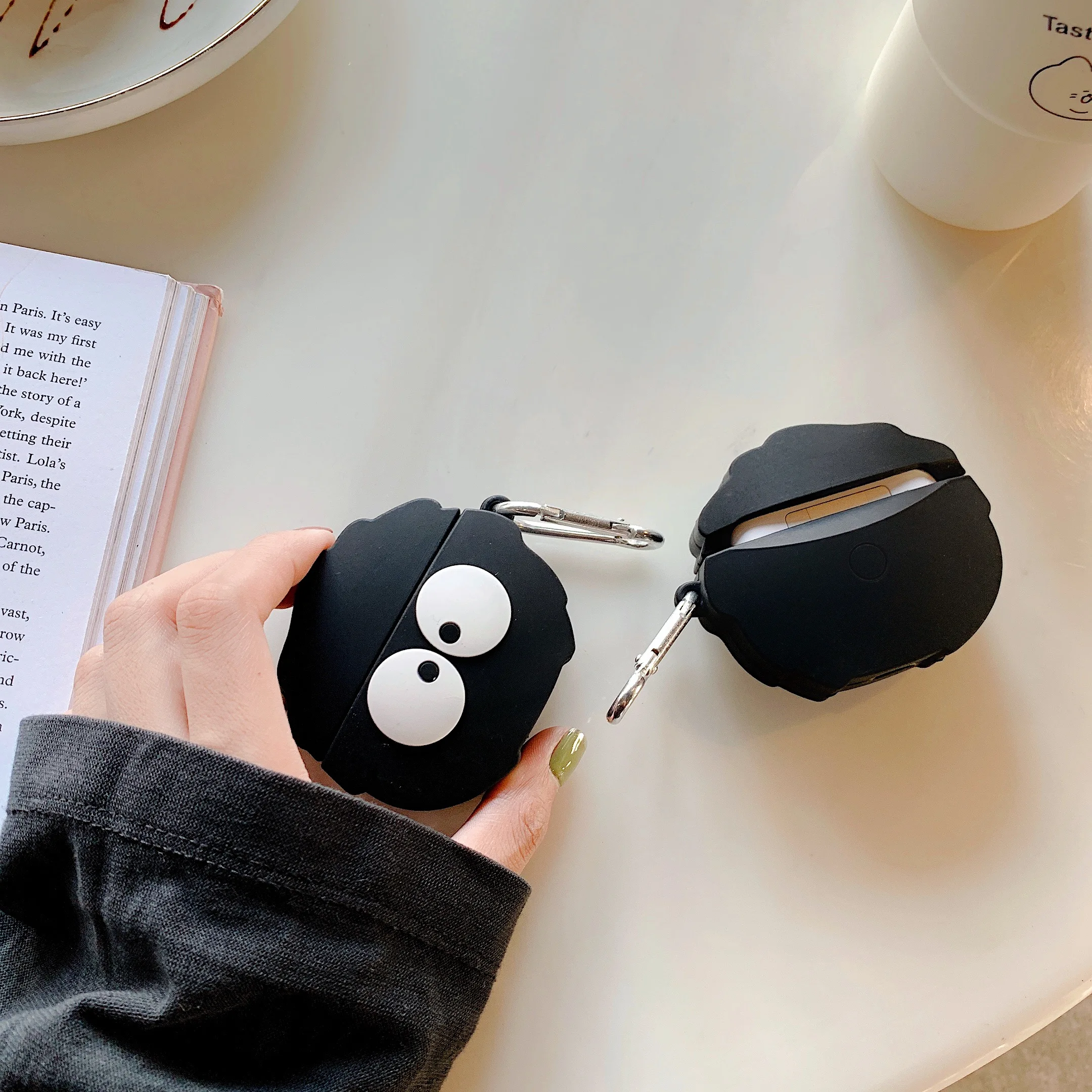 Черный силиконовый чехол для наушников с брикетом Тоторо Apple airpods Pro кольцом