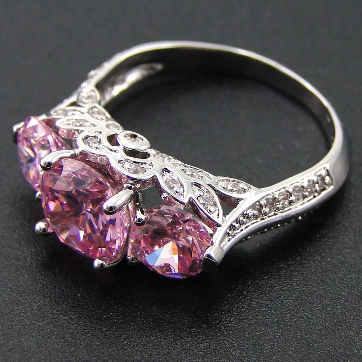

New Trendy Pink Zircon Stone Ring Jewelry Exquisite Wedding Bands Custom Finger Ring