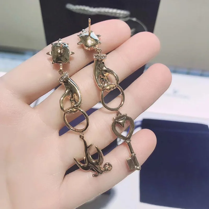 

AYOO High-Quality SWA,Fashionable Jewelry Charm Mysterious Tarot Lucky Hand Mysterious Key Earrings Swallow Shape Earrings Women