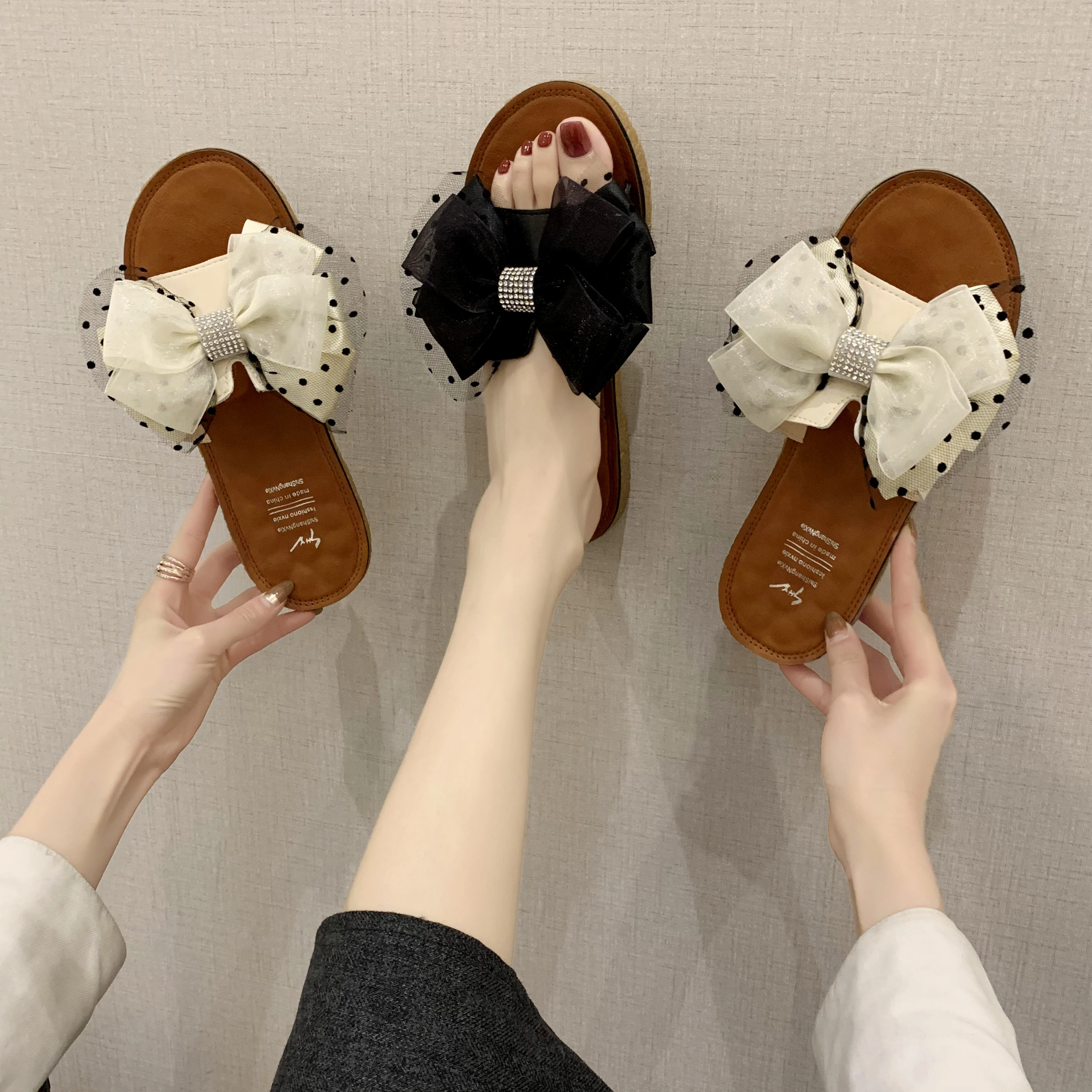

2020 Брендовые женские шлепанцы, Модные женские сандалии на плоской подошве, летние пляжные сандалии, милые шлепанцы с большим бантом, уличны...