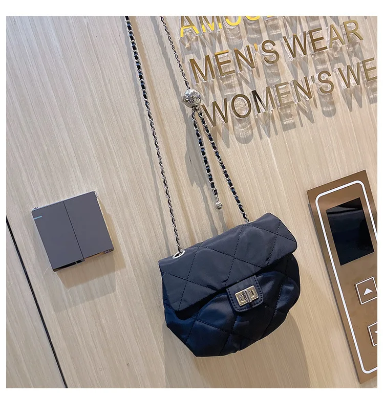 

Women's Small Handbag Style Mini Handbag Ladies Fashion Small Bag Simple Style Shoulder Bag Retro Messenger Bag Wallet